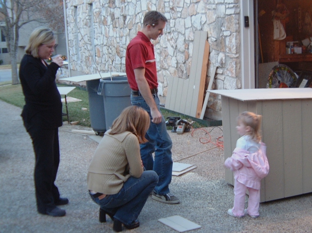 Hildebrand Christmas ScreenSaver/1024x768_2003-12-24-02-Building-Packet-house.jpg